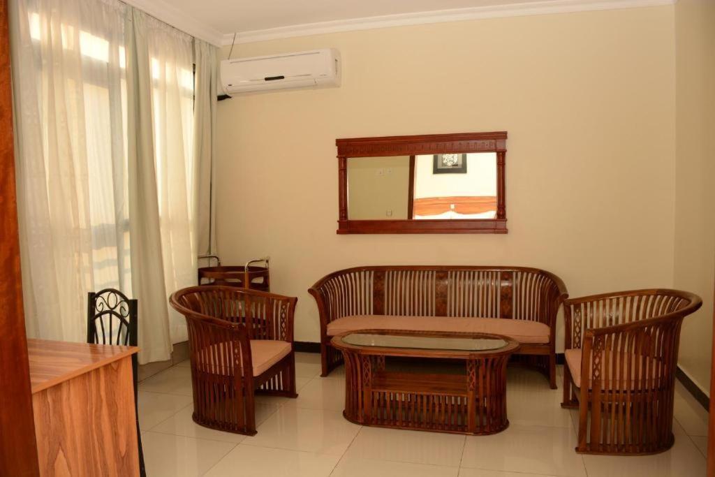 La Posh Hotel Kigali Esterno foto